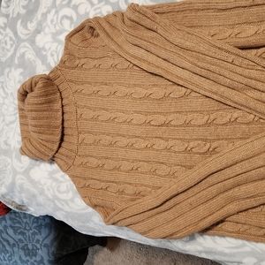 Cambridge cable turtleneck